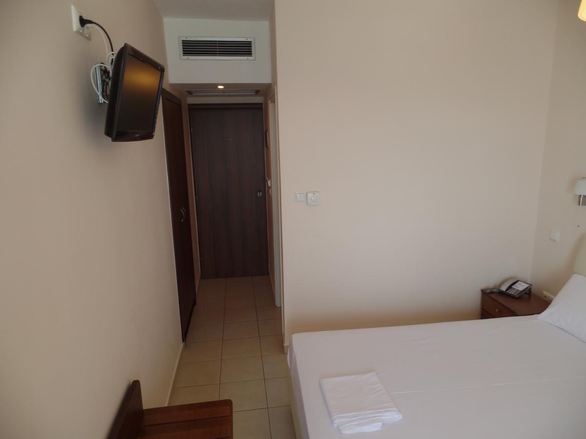 Plage Hotel Néa Péramos Εξωτερικό φωτογραφία